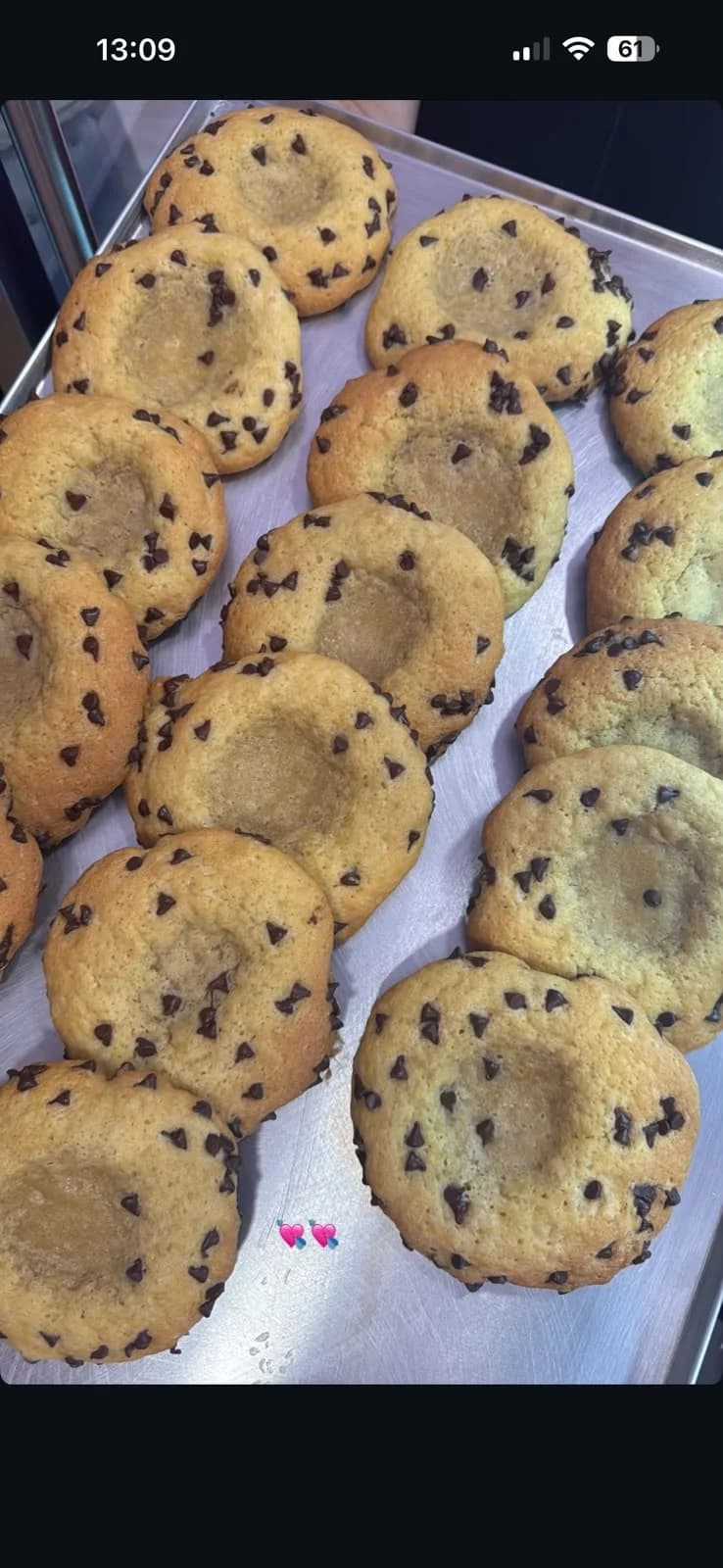 Galletas de chips de chocolate recién horneadas
